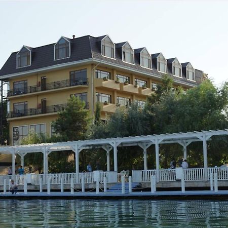 River Side Hotel Mingachevir Exterior photo