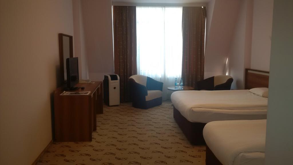 River Side Hotel Mingachevir Room photo