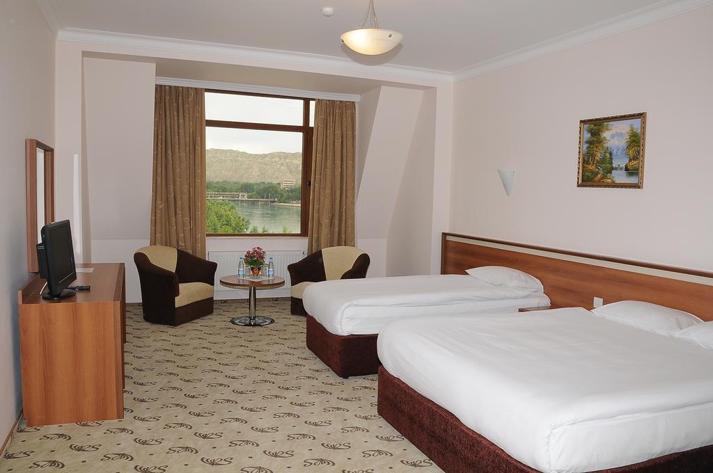 River Side Hotel Mingachevir Room photo