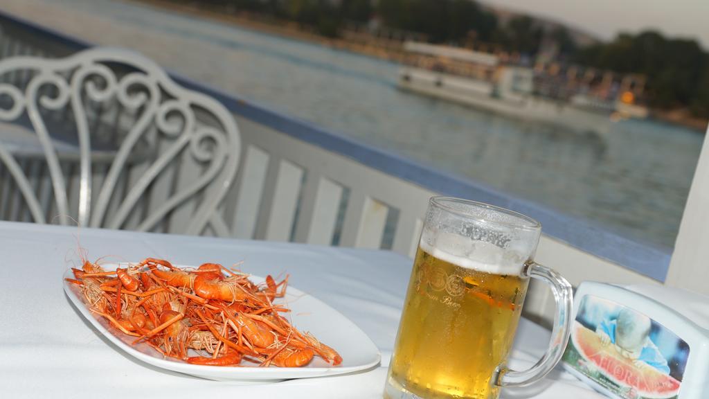 River Side Hotel Mingachevir Exterior photo