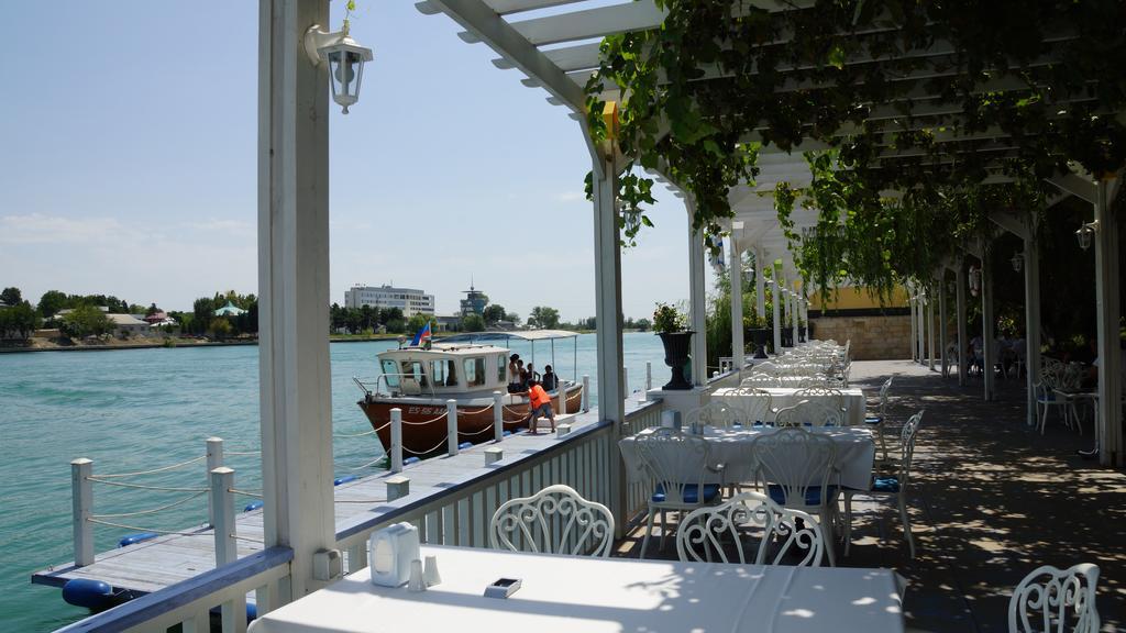 River Side Hotel Mingachevir Exterior photo