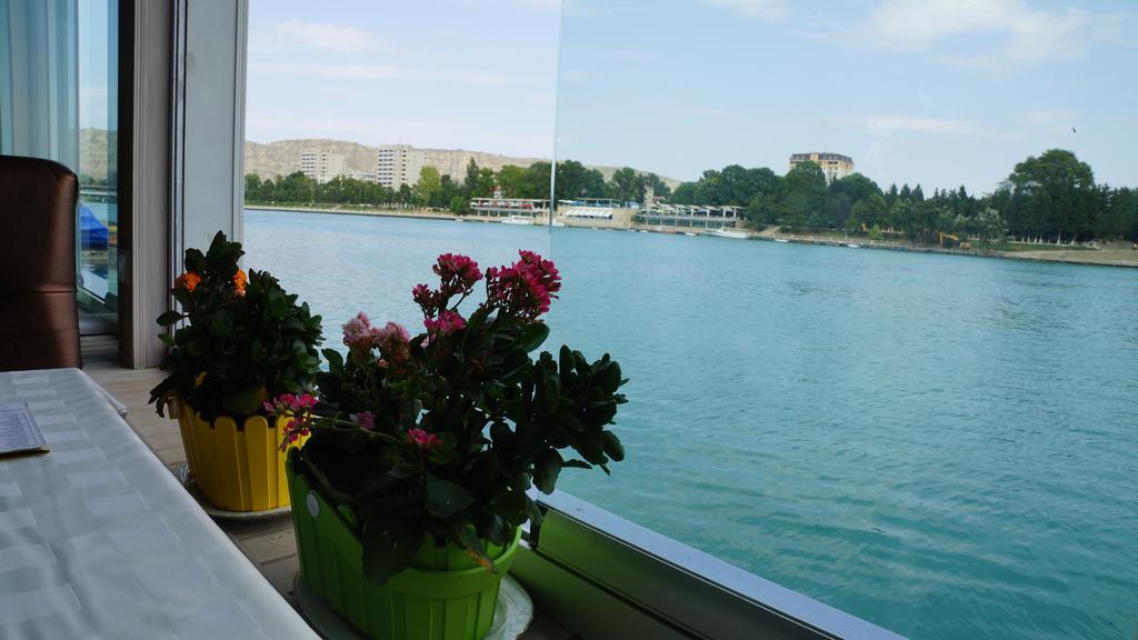 River Side Hotel Mingachevir Exterior photo