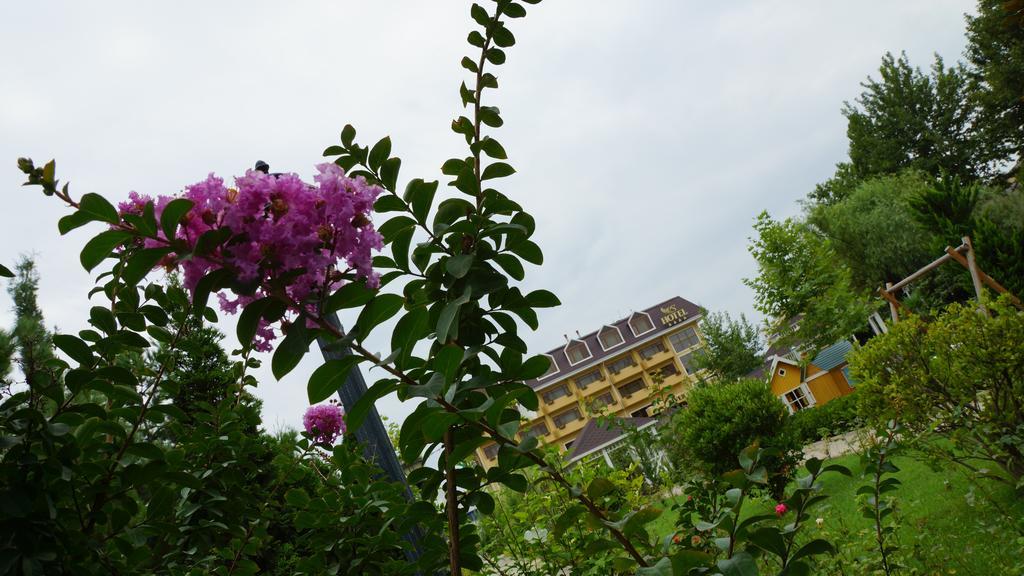 River Side Hotel Mingachevir Exterior photo